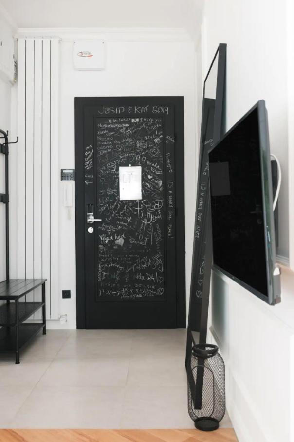 Fingerprint Tree Apartment Zagreb Buitenkant foto